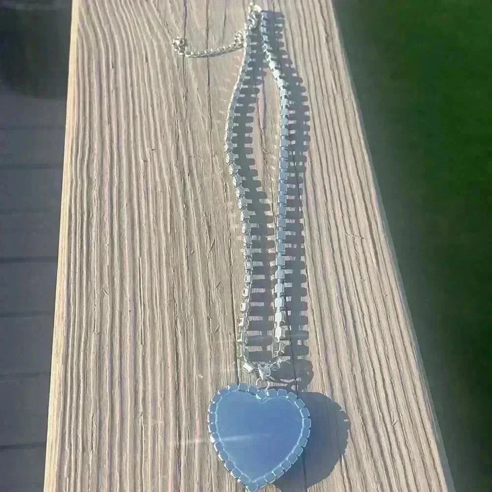 Rhinestone costume, jewelry, beautiful heart. - Picture 5 of 8